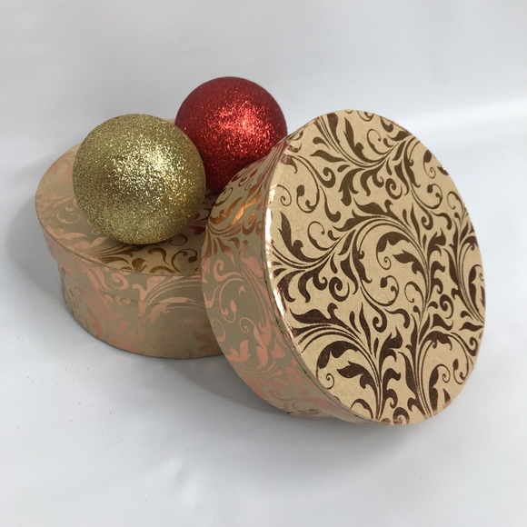 Pair of Round Cardboard Boxes - Picture 4 of 4